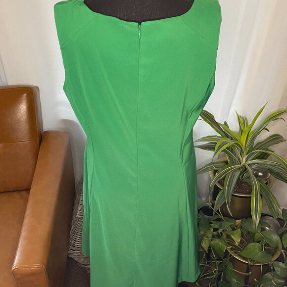 Green Dress - Picture 3 of 5